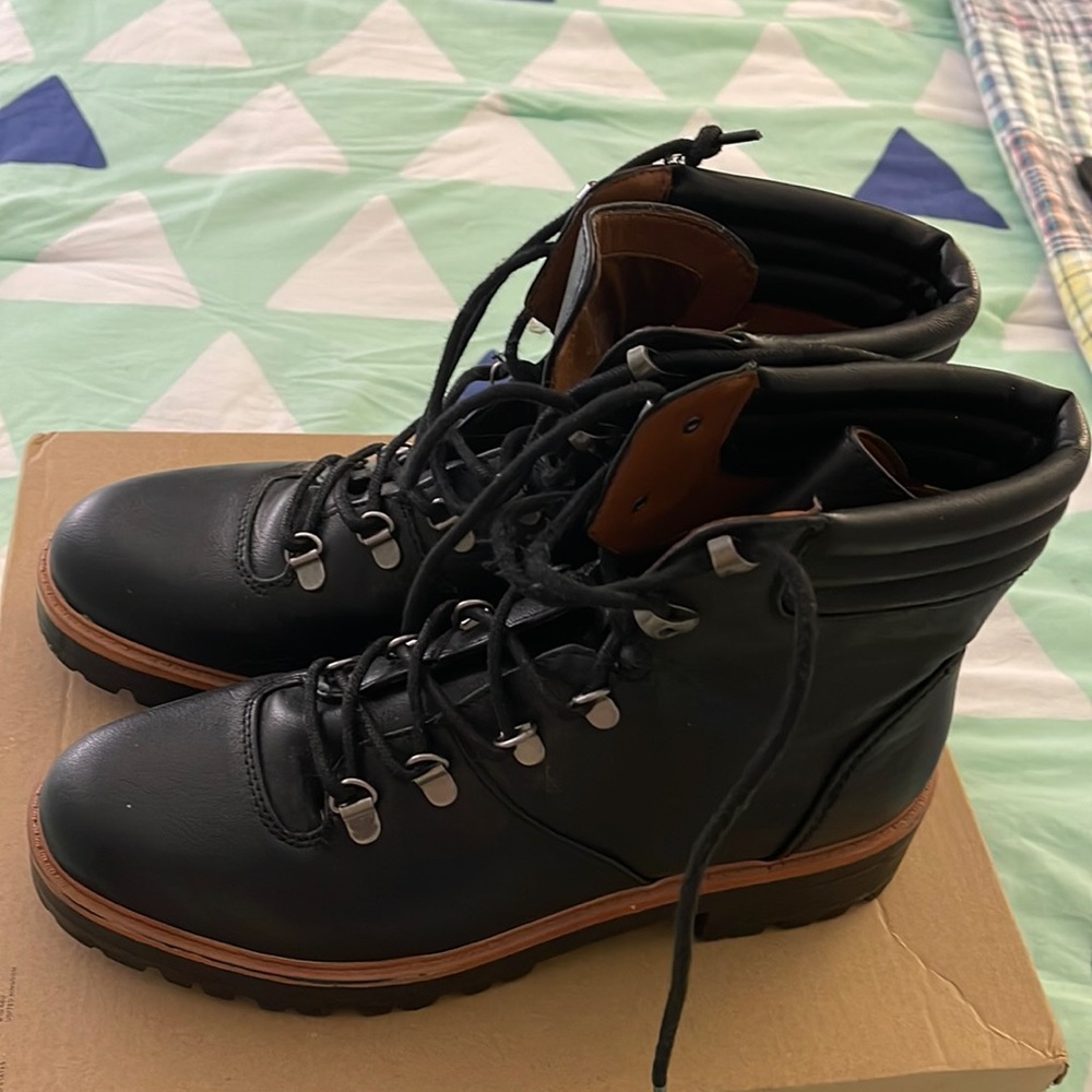 Combat lace ups